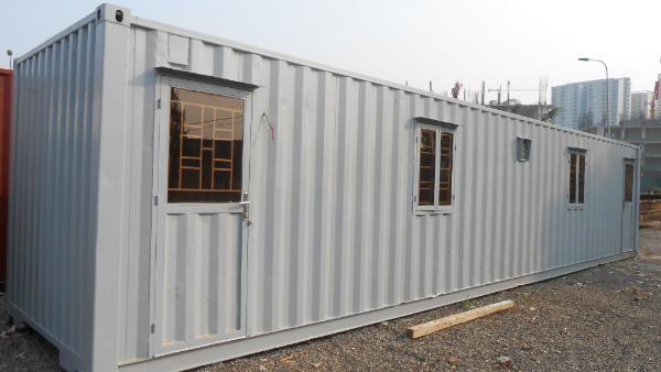 Cont văn phòng 40’ có toilet có kích thước rộng, tạo không gian sử dụng thoải mái 