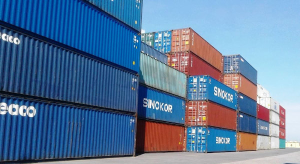 Container chở hàng bách hóa được nhiều doanh nghiệp lựa chọn