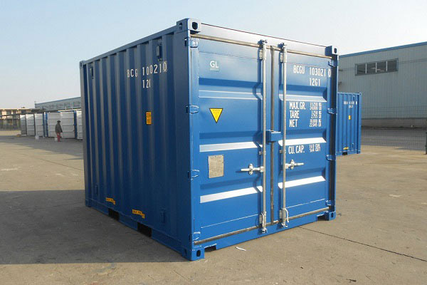 Loại container 10 feet được sử dụng trong vận chuyển hàng hóa khối lượng thấp