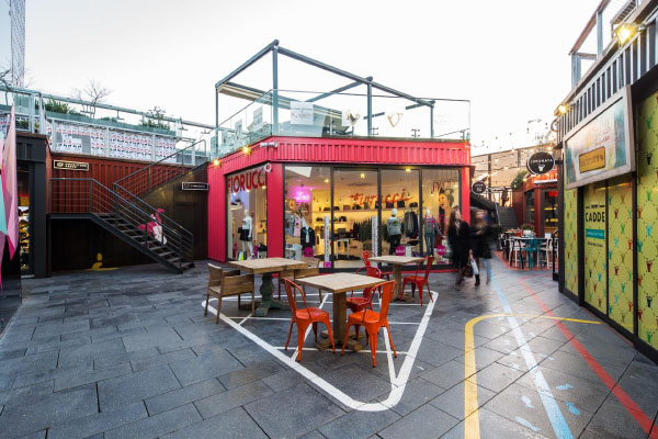 Thiết kế container thành trung tâm thương mại vừa độc đáo vừa ấn tượng