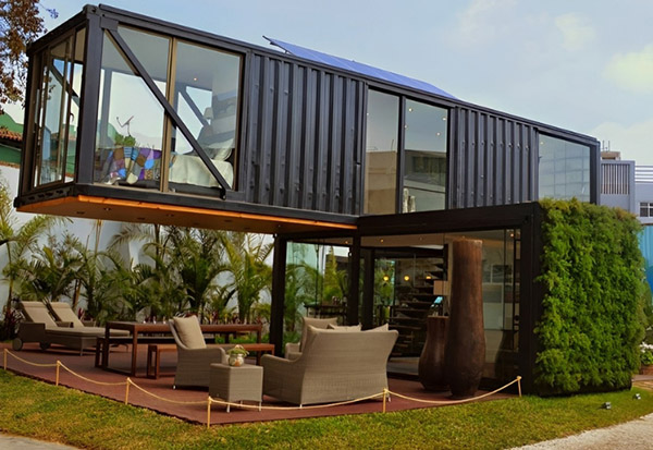 Mẫu nhà container 2 tầng dạng chữ L giúp mở rộng không gian cho gia đình sử dụng