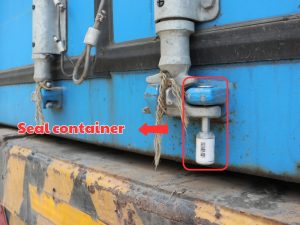 Sử dụng seal niêm phong là quy định bắt buộc để đảm bảo tính nguyên vẹn của lô hàng