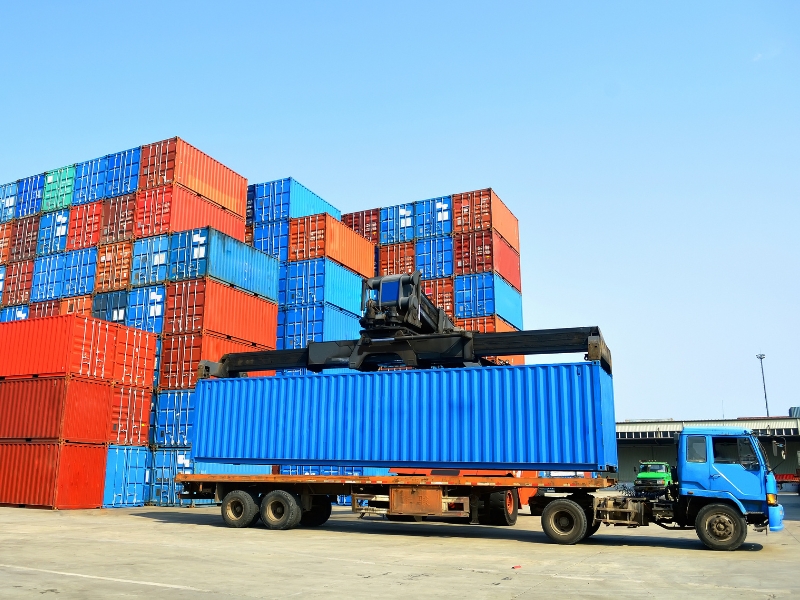 Trần Phạm luôn có sẵn số lượng lớn container với đầy đủ chủng loại