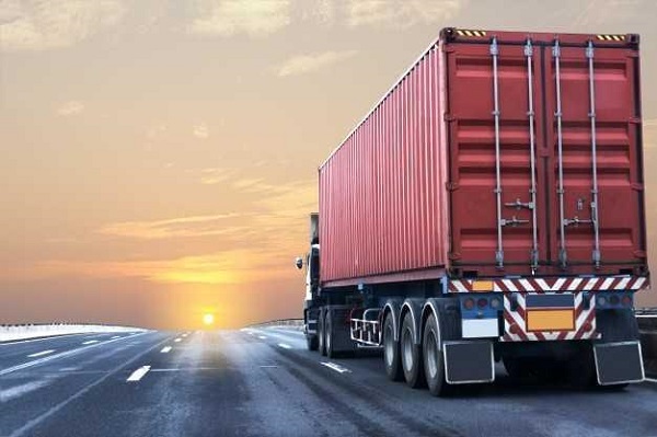 Cần tuân thủ quy định về tải trọng xe container khi vận chuyển hàng hoá