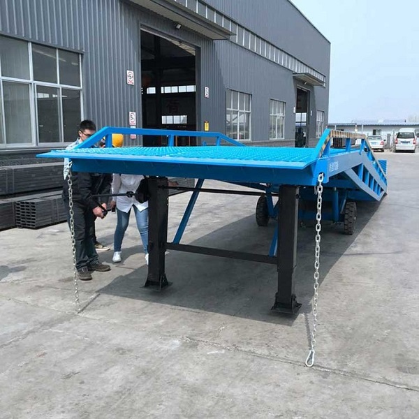 Đặt cầu công trên mặt phẳng chắc chắn